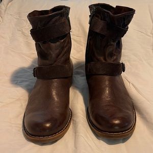 Paul Green Brown leather side zipper ankle boots.  Size 9